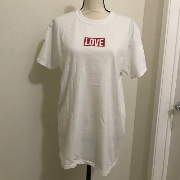 LOVE THE SHiRT Tops - LOVE THE SHiRT "iLOVEU.BEST" ❤️TEE SHiRT LOVE THE SHiRT Tops - LOVE THE SHiRT "iLOVEU.BEST" ❤️TEE SHiRT